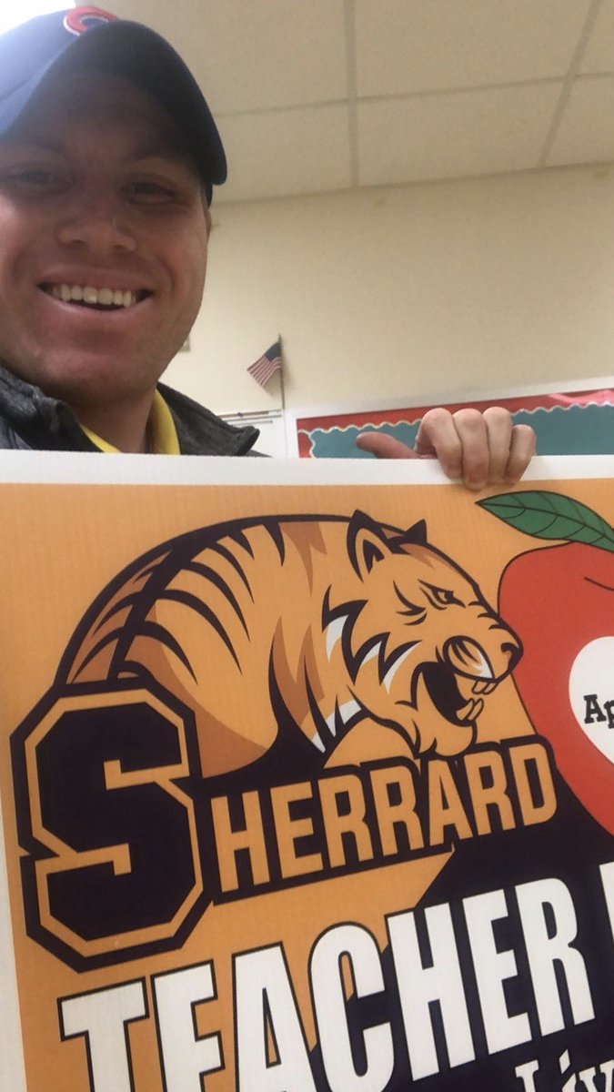 SherrardSchools's tweet photo. Teachers/staff discovered ‘Education Hero’ yard signs at their homes.
"It feels like we're ‘bldg the airplane as we are flying it’, yet we are doing it well,” said teacher Kathy Felt
People crave recognition and appreciation for their work." #sherrardroars #ilschoolsstepup https://t.co/NeH29bcLrM