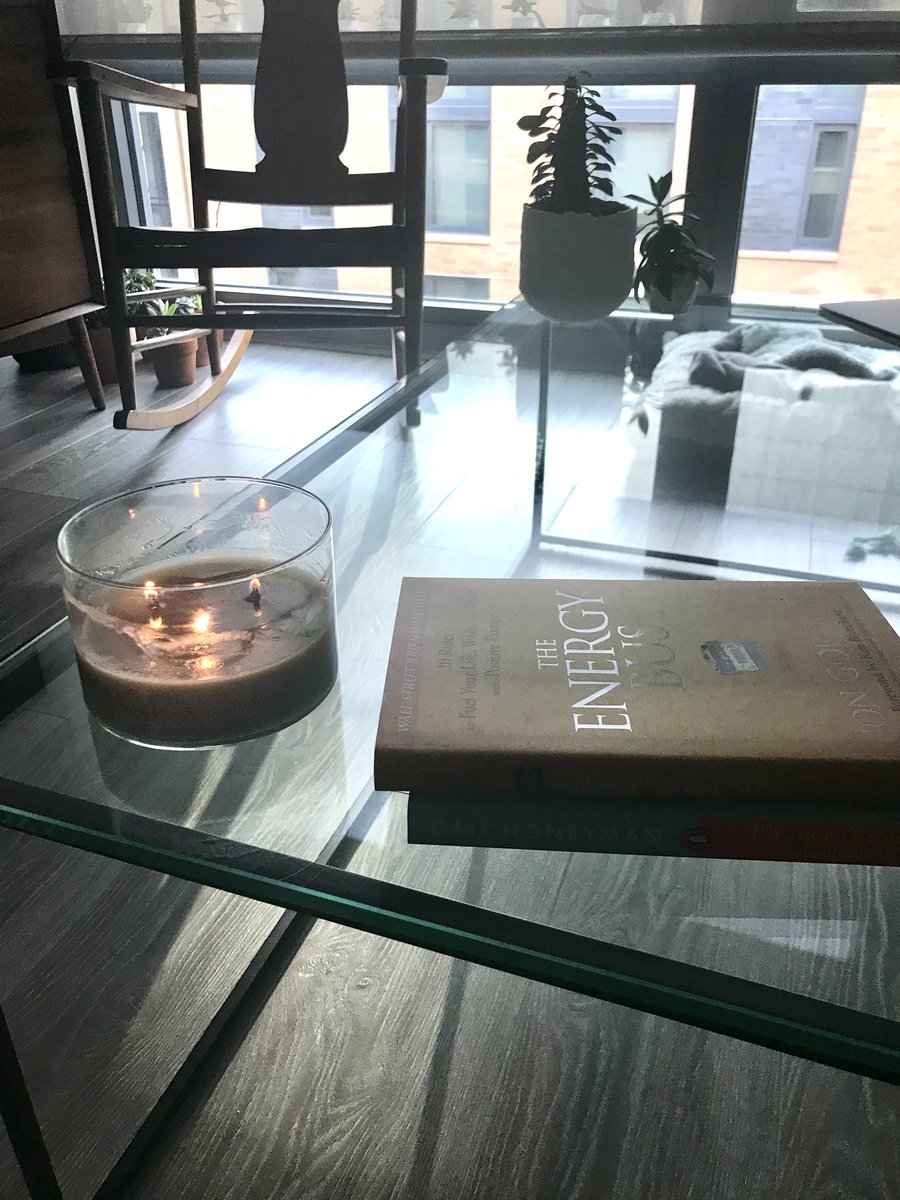 MrsAmyFlynn's tweet photo. Practiced my self-care in a variety of ways @WilliamsburgCSD!  Thanks for kicking the week off right💙 Now ending the day with a good book!   #WMSSLLM https://t.co/i1Etj7v4NP