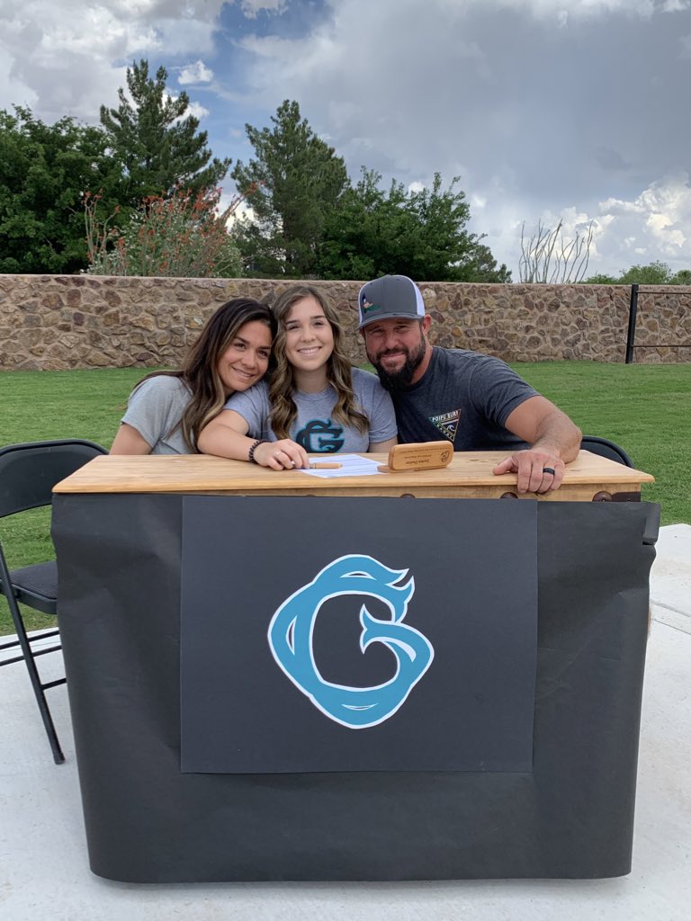 Jaydumbear's tweet photo. It’s Official!🐺⚽️🖤 #GoCoyotes #ChandlerGilbert https://t.co/mRMwvuANlM
