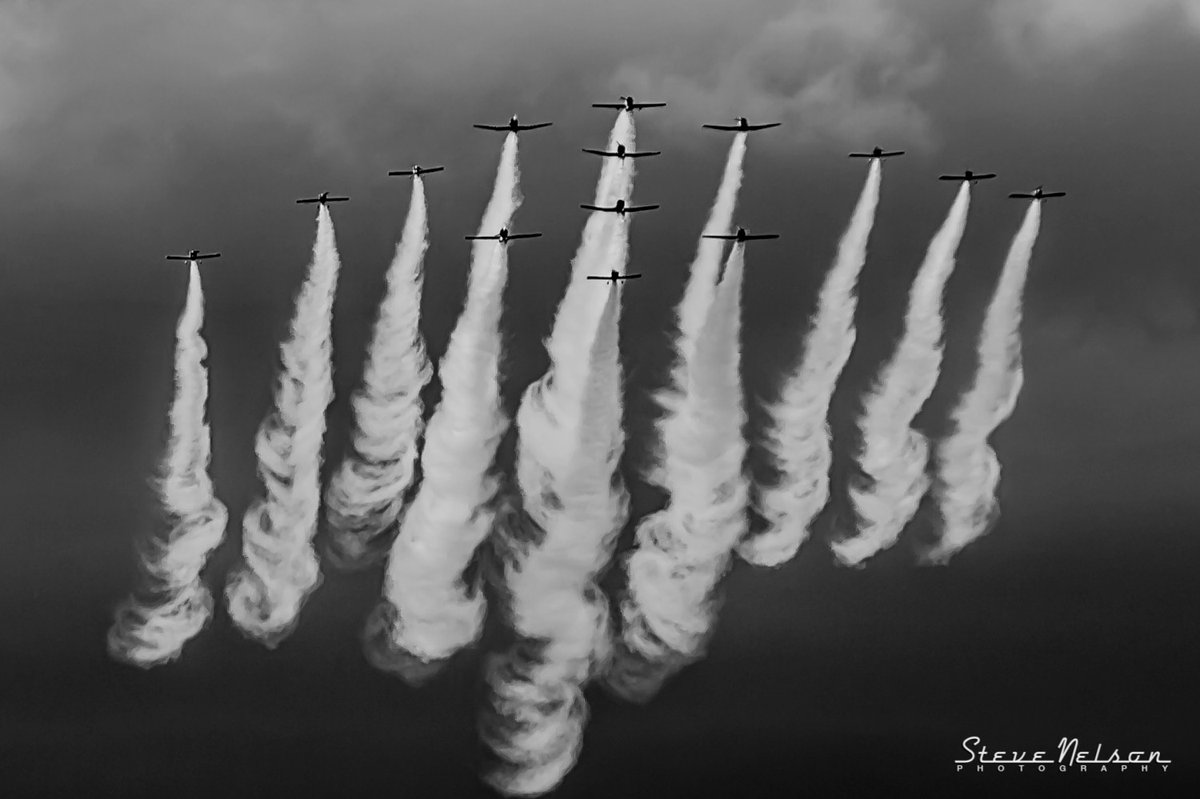 CBSNewsColorado's tweet photo. 30 Aircraft Performing Flyover On Thursday To Salute Essential Workers https://t.co/xut7yTYIqO https://t.co/E5IyUMBYjV