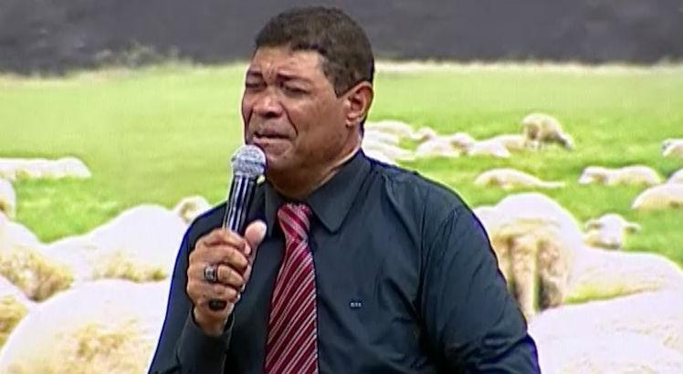 jc_pe's tweet photo. Valdemiro Santiago é acusado de estelionato pelo MPF por vender semente que "cura" coronavírus https://t.co/MPDt5vxHMN https://t.co/6u66gSVvFv