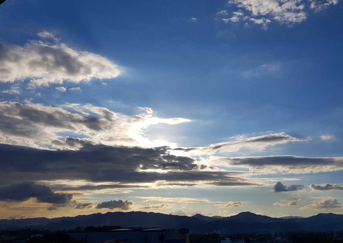 iopphilippines's tweet photo. The rooftop view.
#cebu #islandsofphilippines https://t.co/dhWaBRXdA2