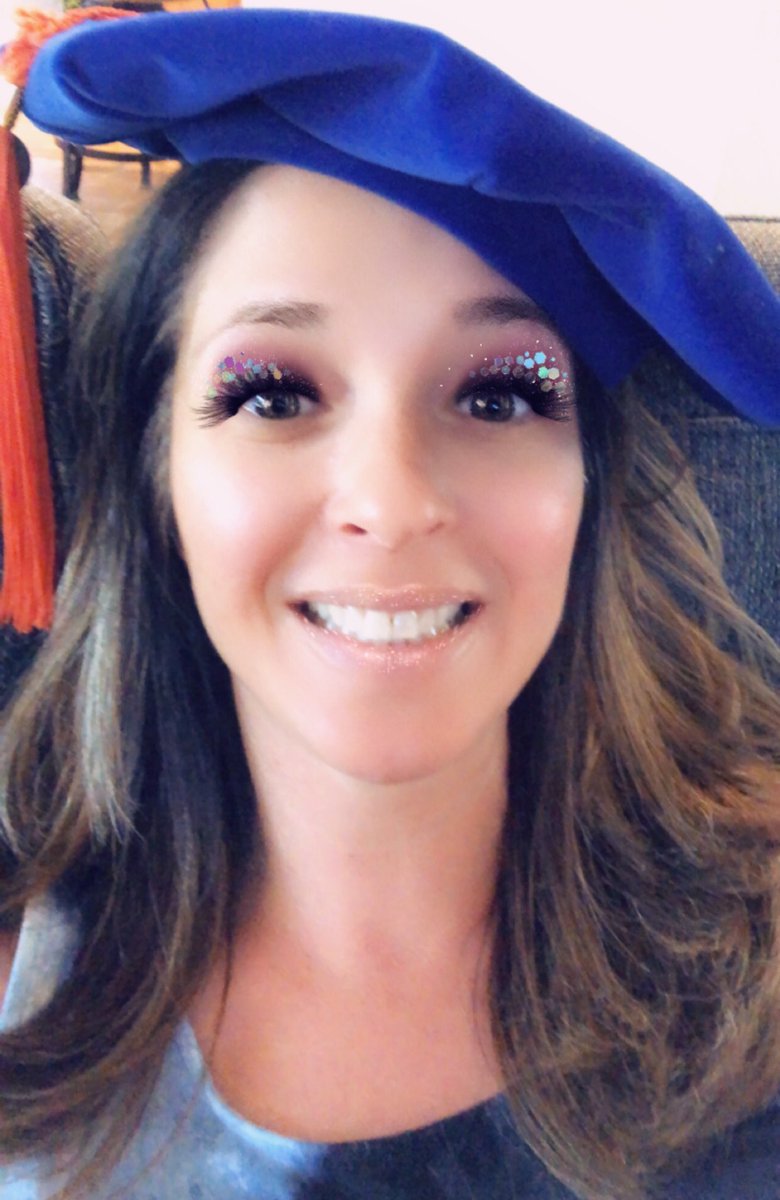 anagblaine's tweet photo. Did my makeup while waiting to watch all the amazing @DSCCollegeofEd #FA19Interns &amp; #SP20Interns names &amp; pictures come across the screen! https://t.co/OiH5GMCvbp