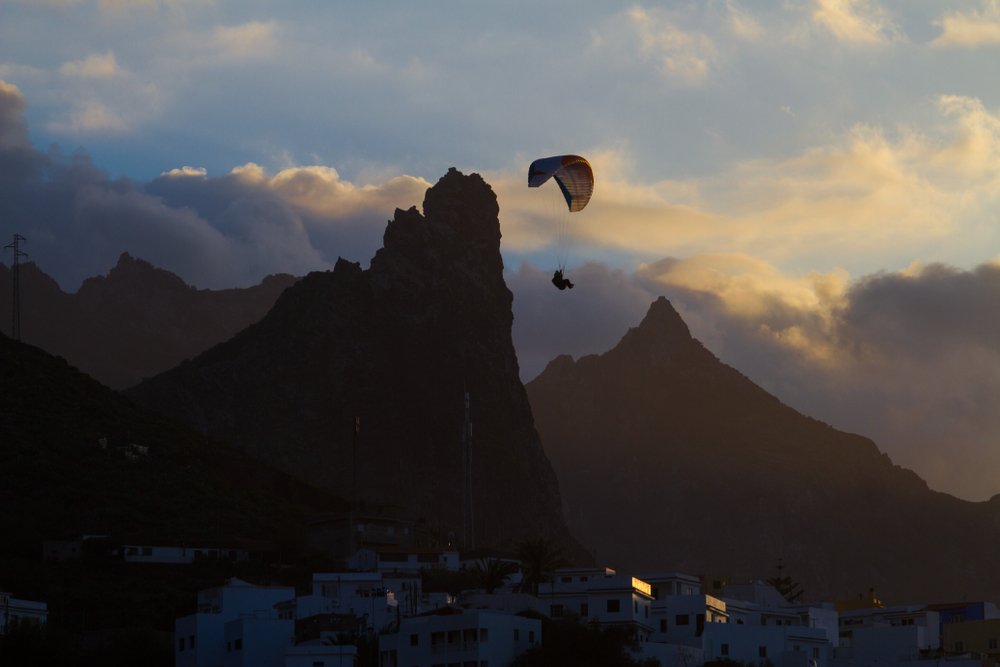 VisitTenerifeES's tweet photo. #Volveremos a volar sobre las nubes de Tenerife. https://t.co/51L0hC5jqN