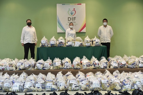 UCSCampeche's tweet photo. RECIBIÓ DIF ESTATAL DONATIVO DE DESPENSAS POR PARTE DE SSPCAM Y FGECAM
https://t.co/l6y1e4qKQq https://t.co/L37WIe2DPm