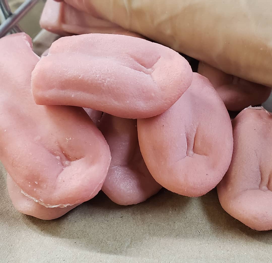 Sinthetics's tweet photo. What's eating you? Bite me, it's already Monday! No point standing around tongue-wagging! Enjoy our Suckupuss Vagina Dentata & other silicone bits! 😁
#whatseatingyou #biteme #manicmonday #weirdjob #siliconeteeth #dollteeth #tongue #tongueout #tonguewagging #vaginadentata #teeth https://t.co/JwQWkVqsX6