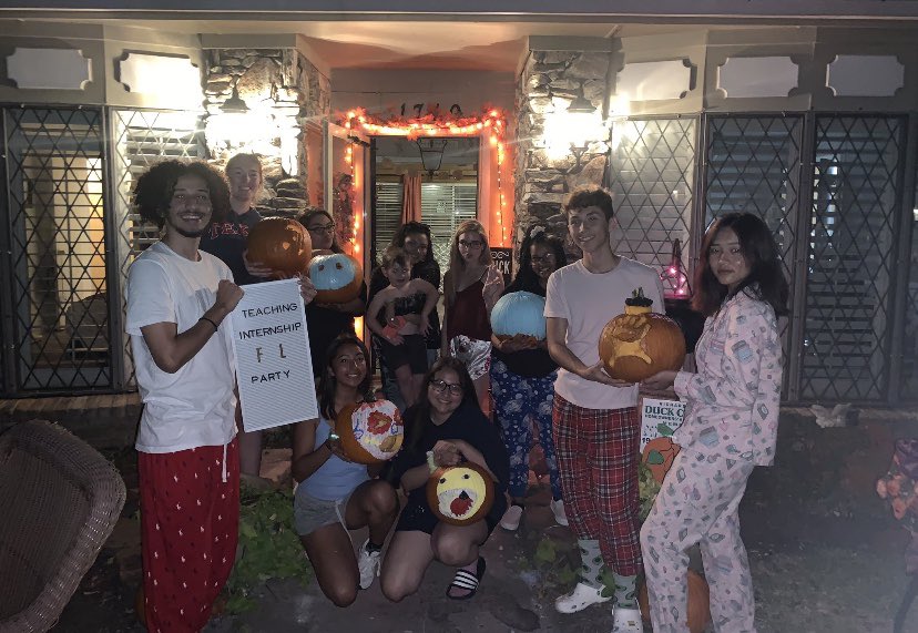 TeachingBhs's tweet photo. We wanted to share some of the best moments from TI this year! Starting with the Halloween party! We had so much fun this day (attempting) to carve pumpkins, and getting to know each other 🎃👻 https://t.co/EBixphznow