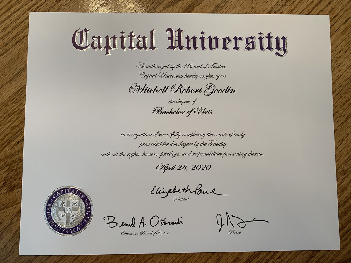 mitchellgoodin's tweet image. I’ve officially graduated college 😄🎓