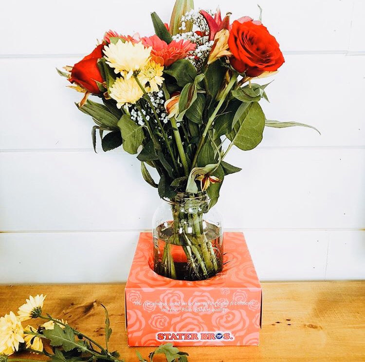 WarrenPackaging's tweet image. In honor of Mother’s Day, here is a beautiful bouquet of flowers... in a box!
#everythingcomesinabox #mothersday #flowers #bouquet