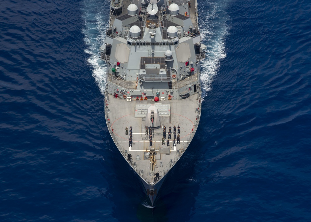 米海軍ミサイル駆逐艦「ラファエル・ペラルタ」の展開日数が艦番号と