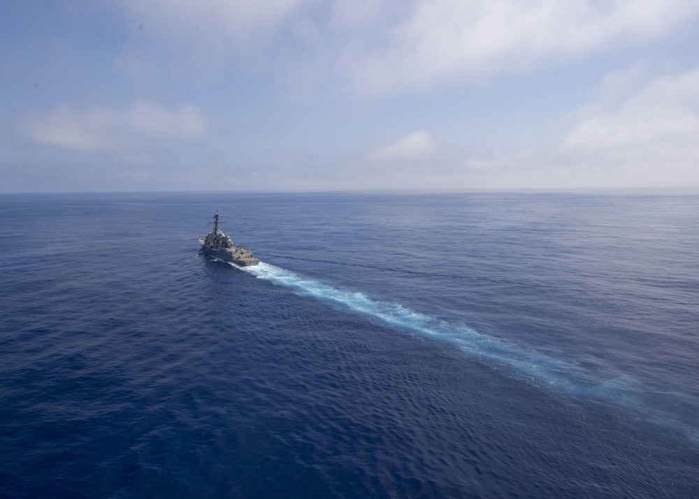 米海軍ミサイル駆逐艦「ラファエル・ペラルタ」の展開日数が艦番号と