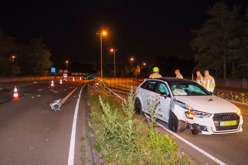 Vlaardingen - Bestuurder aangehouden na flinke aanrijding: ?..