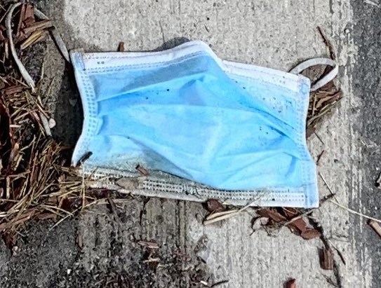 CouncillorChan's tweet photo. #WeAreInThisTogether Please #DoNotLitter #facemasks #gloves left on ground @myRichmondHill #DoOurPart #StopTheSpread #StopCovid19 Put them in garbage, not #Bluebox #ontheroad #BeNice @YorkRegion #PublicHealth @CBC #CDNPoli #PracticeHygiene @PublicHealthON @RHFES @YRP #StaySafe https://t.co/tjx4Aq3GBi