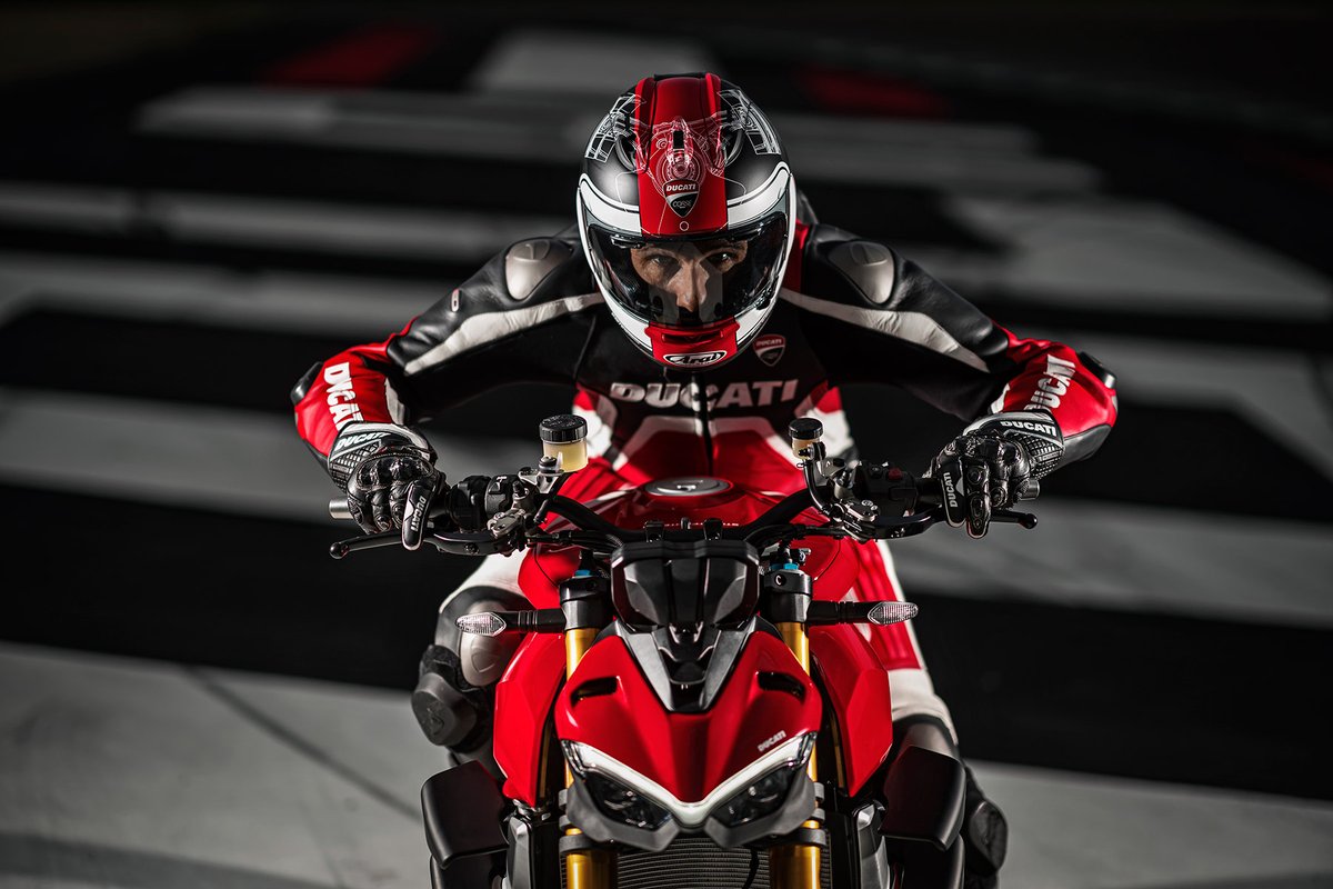 Revista_Moto's tweet photo. EL SELECTO CLUB DE LOS 200 CV
https://t.co/pg3ABToAzV
#RMnews #RevistaMoto #Top #200CV #PotenciaMáxima https://t.co/gQtyHK0CbA