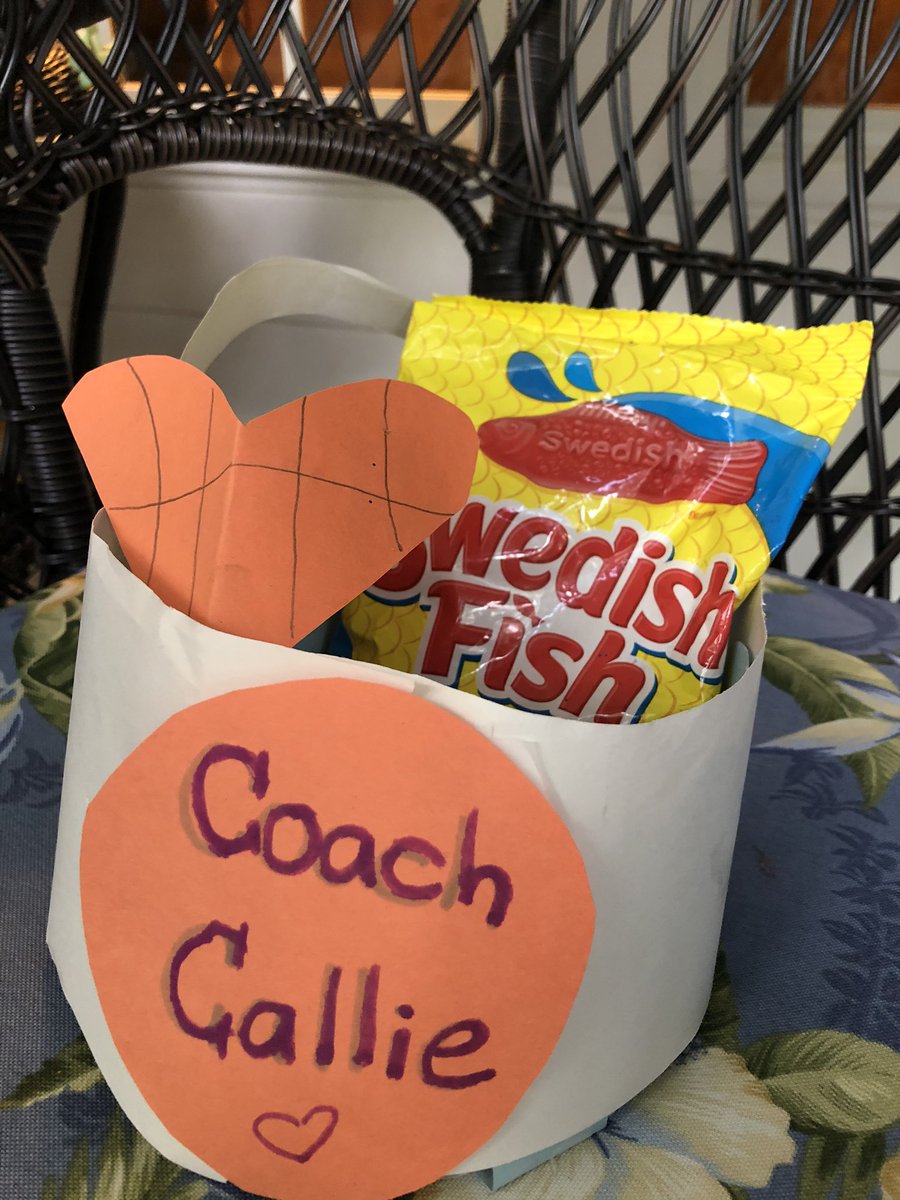 CoachCallieCook's tweet photo. My accountability partner gave me the best pick-me-up basket 🧺 with the sweetest card including pictures that mean more to me than they will to anyone else 😩❤️‼️
@savannaseay5 - love you Darlin’
Needed this ⭐️🏀
#STARSCommunity #GirlGang #My12 https://t.co/GhjinFEzYJ