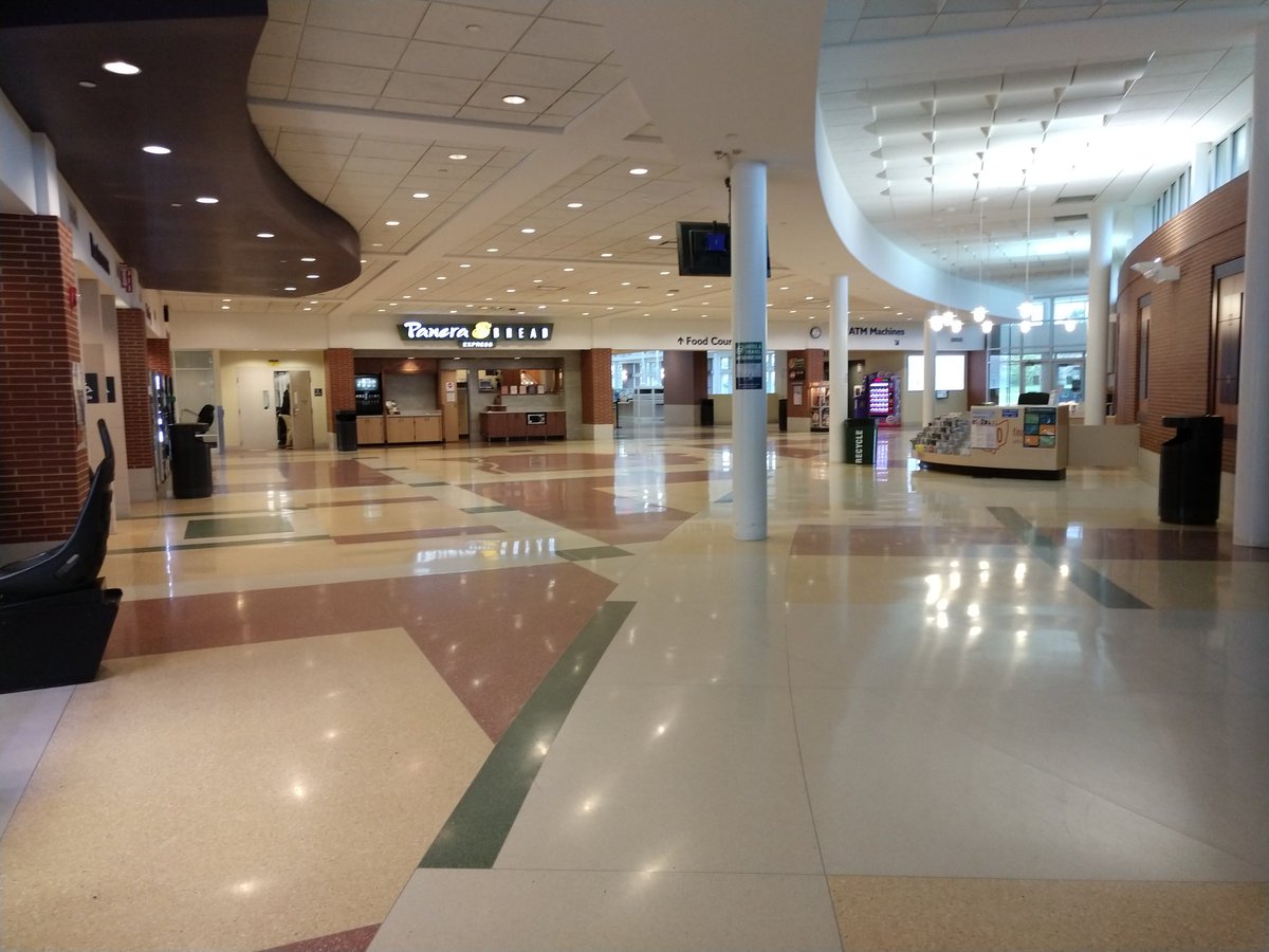 RSweetenImages's tweet image. On the road for the first time since March, wow. Nobody is on the highway except those selfless truckers. Last stop in Ohio before I have to pay Pa. fuel prices. No need to social distance here. #peestop