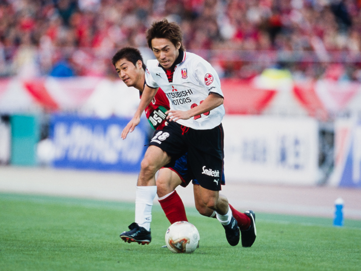 ２００２年浦和レッズ登録選手サインサッカーボール。 2002年浦和レッズ登録選手サインサッカーボール。 Amazon.co