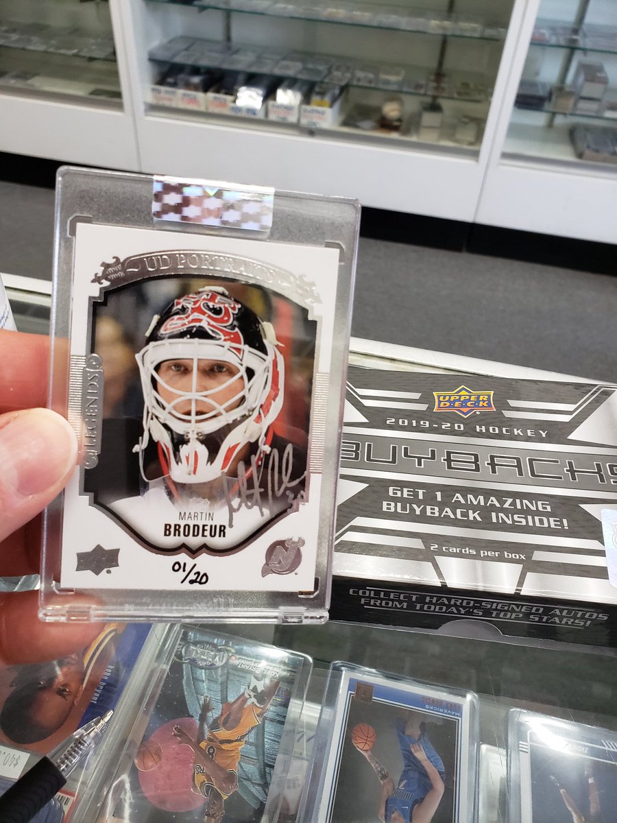 surfcitycards's tweet photo. A lucky Customer at curbside pickup pulls a Top NHL Hall of Famer. 2019 Upper Deck Buybacks MARTIN BRODEUR UD Portraits On Card AUTO #1/20. #nhlhalloffame #martinbrodeur #newjerseydevils #buybacks #upperdeckhockey #hobbyexclusive #diamonddealer https://t.co/HEzjxS09F7