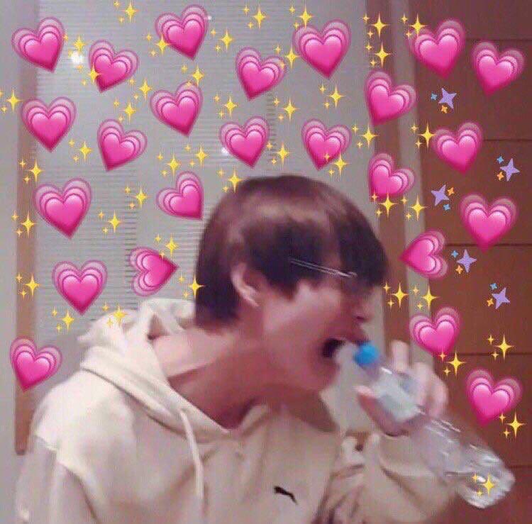 xiaojunwrld_'s tweet photo. Estoy muy orgullosa de al fin poder decir SOY LUVITY, staneo a CRAVITY desde su debut y al fin ya tenemos nombre de fandom, estoy llorando
@CRAVITY_twt #LuvitySelcaDay #LUVITY #LUVITYと繋がりたい #LUVITYさんと繋がりたい #CRAVITY #CRAVITY_GLOBAL #cravitydebut https://t.co/6F6Xc0C0kz