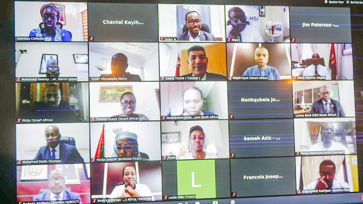Réunion de <a href="/RealSmartAfrica/">Smart Africa Org</a> ce lundi 11 mai avec la participation de 18 pays parmi lesquels 11 ministres en charge des TIC dont Mme <a href="/KamissaCamara/">Kamissa Camara</a> pour finaliser le processus de sélection de trois #firmes ayant répondu à l’appel à projets lancé pour la #riposte face au #COVID19.