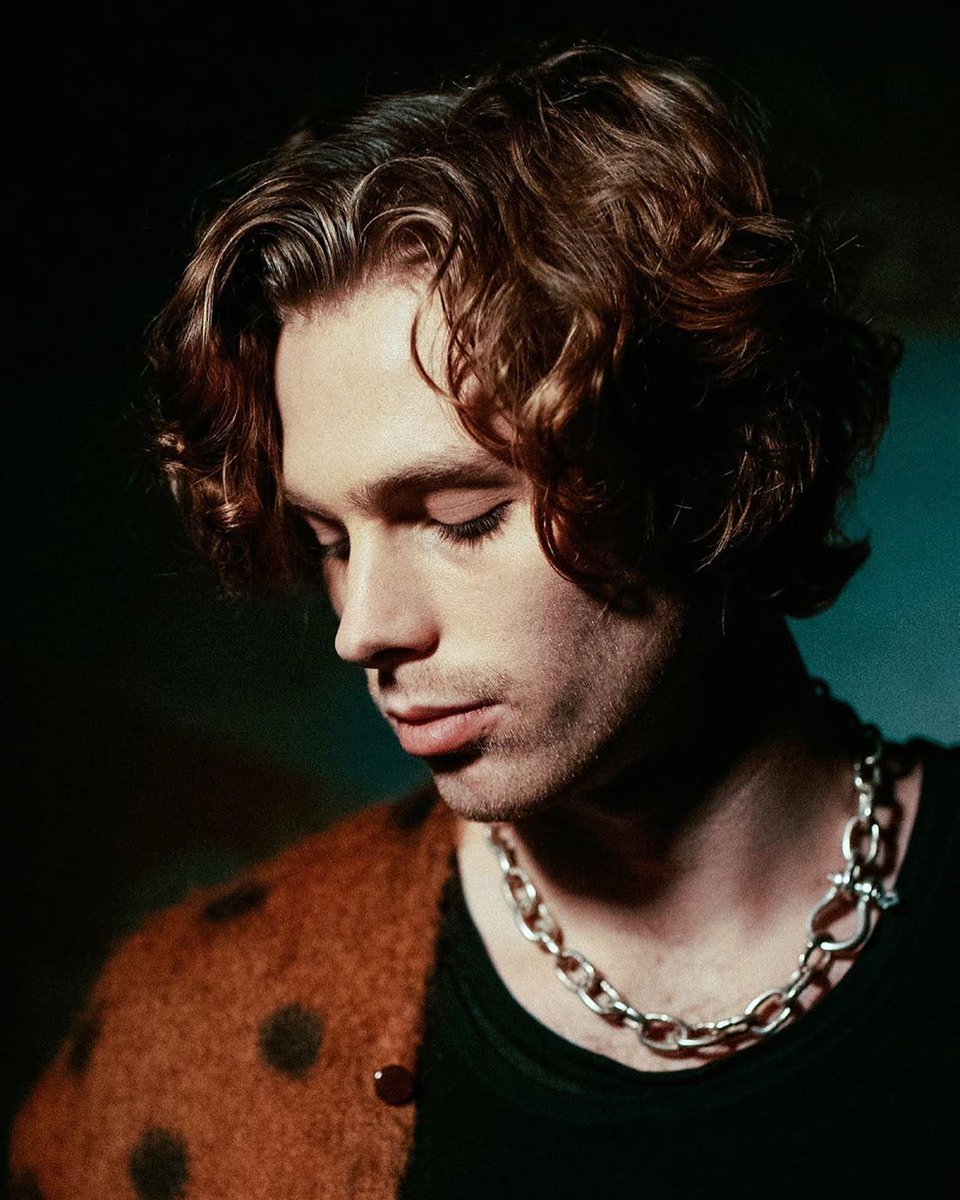 Luke hemmings as Amor Pt.1 by Heróis do Mar https://open.spotify.com/track/7xV3222eW9AZV4J8EYZse3?si=pn64460PTsq9Oifc9XA1iw