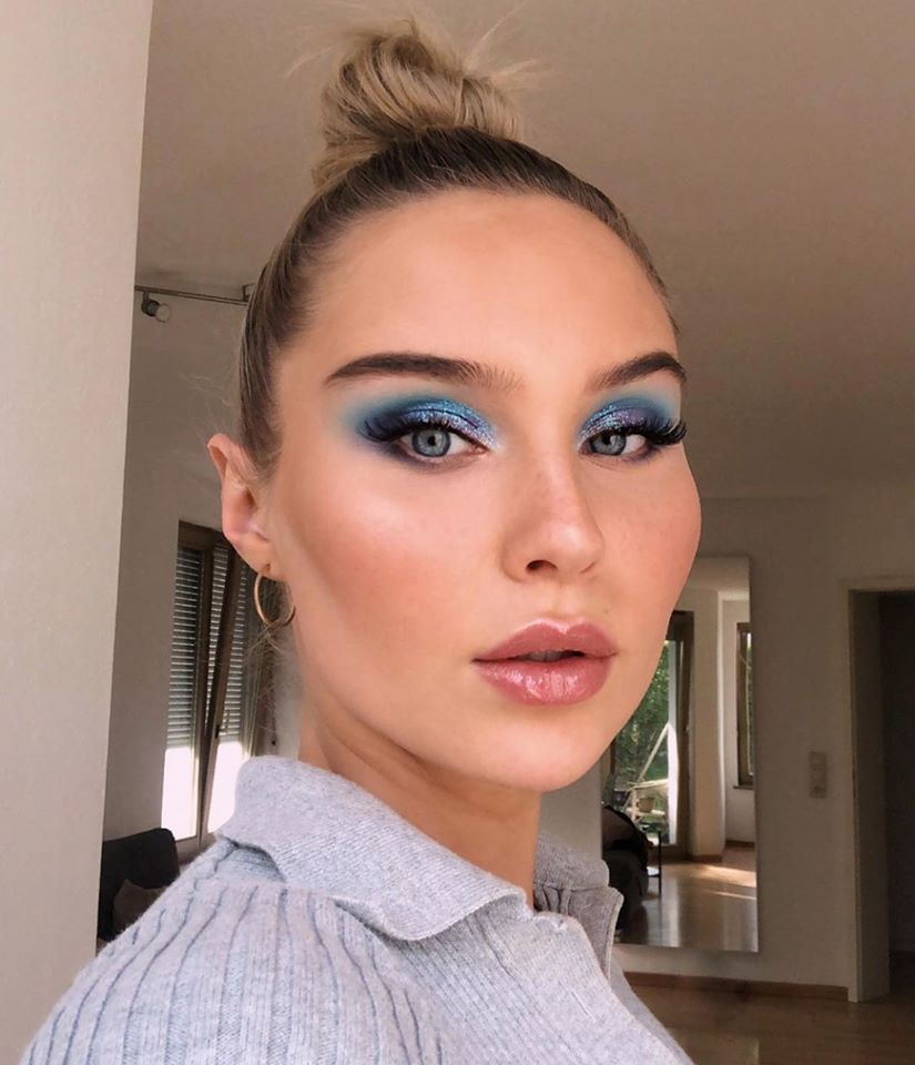 Electric Blue Glam - die liebe <a href="/nicolebhm/">Nicolebhm</a> hat diesen unfassbar schönen Look mit der Midnight Festival Palette geschminkt!