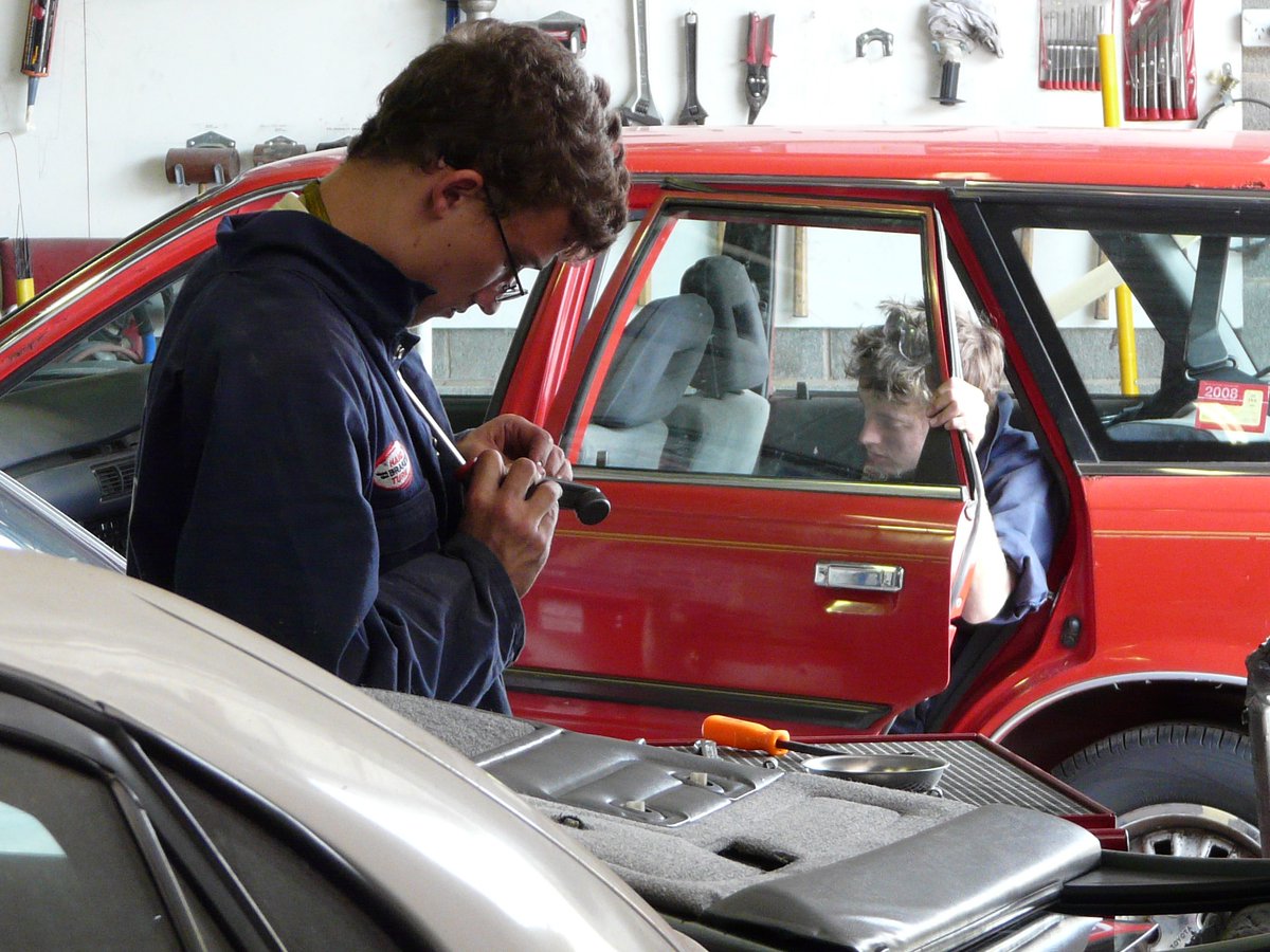 ConcernAust's tweet image. As Victoria reveals plans to return children to schools, we’re excited to announce we’re re-starting face-to-face #HandBrakeTurn classes this week! Classes at our Dandenong site start today, and classes at our Braybrook  site recommence Tuesday, May 19. #COVID19 #Career #Vocation