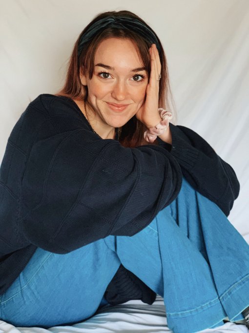 1 pic. everyone is saying i look like i am from the 90’s in this. i hope u guys like it https://t.co