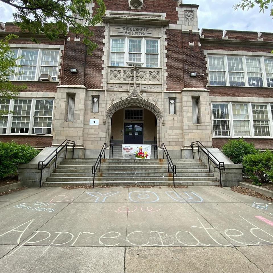bellevue_es's tweet photo. Hello Twitter! Lets stay connected with our community. We love you and we are here for you! #RPSrocks @RPS_Schools @JasonKamras https://t.co/iza7JePME7