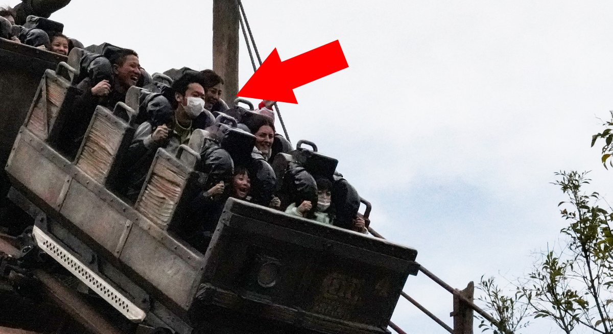 Let me debunk another false face mask claim. "You can't wear a mask on a roller coaster!" Really? Because I've seen people doing it in Asia ALL THE TIME! Here's a looping roller coaster at Tokyo DisneySEA that people wear masks on quite often without any issue at all.