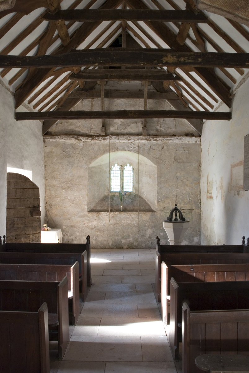 The oak altar rail was introduced in the 17th century in compliance with Archbishop Laud’s injunction which sought to keep dogs from wandering into the sanctuary… Two small 13th-century lancet openings let light in from the north wall.4/7