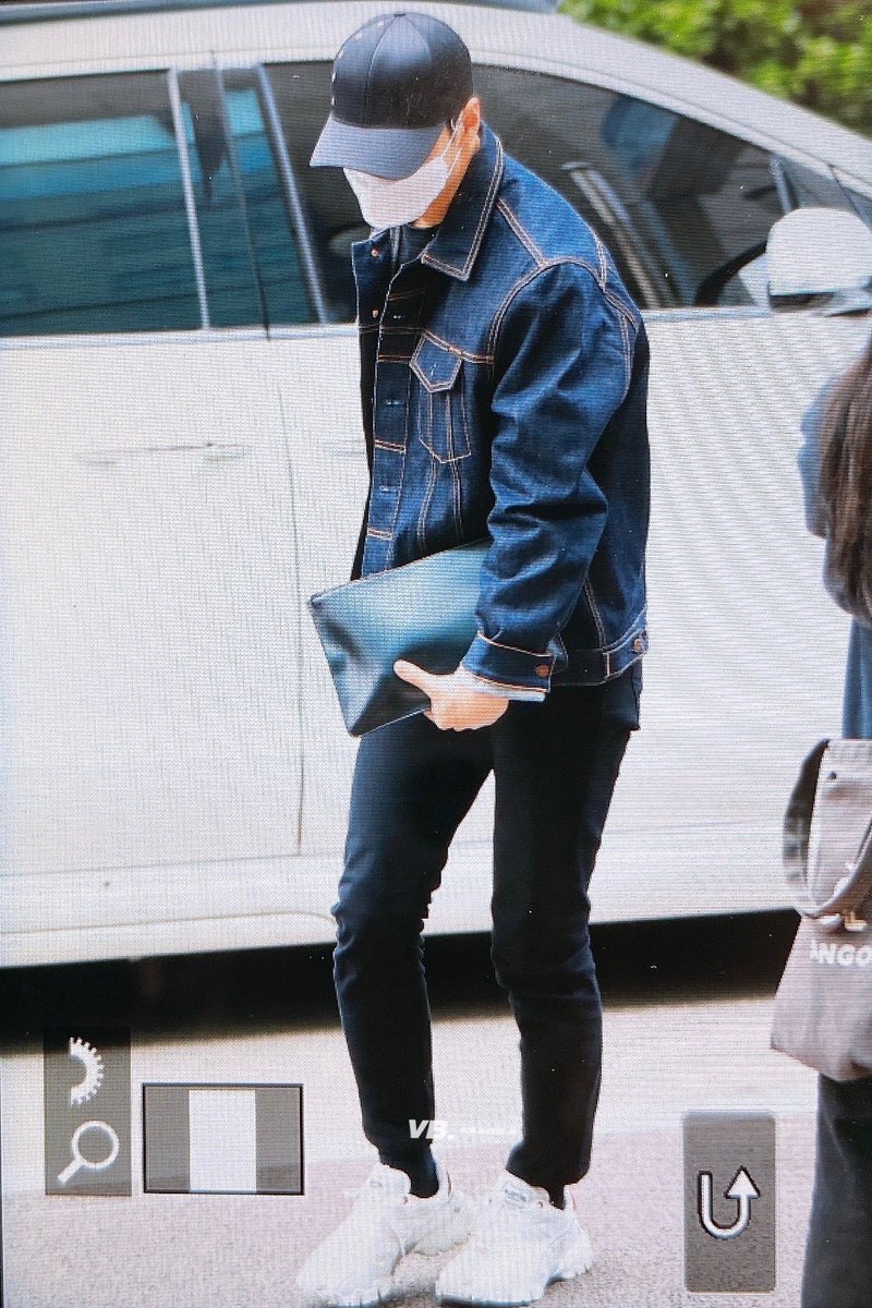vanillabean_JR's tweet photo. 종현이 출근! #김종현 #JR #올_All #달달함 https://t.co/spITjXTXAc
