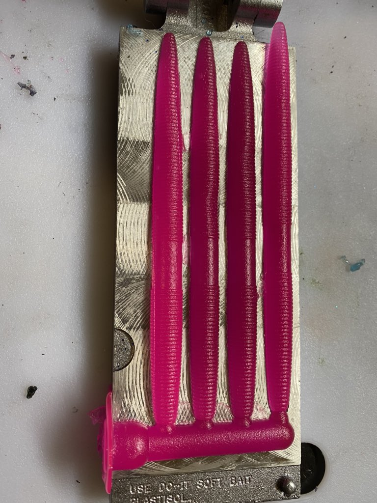 countylinephoto's tweet photo. Psa we now have neon pink! #fishtolive #fishing #mcmillandcustomlures https://t.co/0oUkjDYsqd