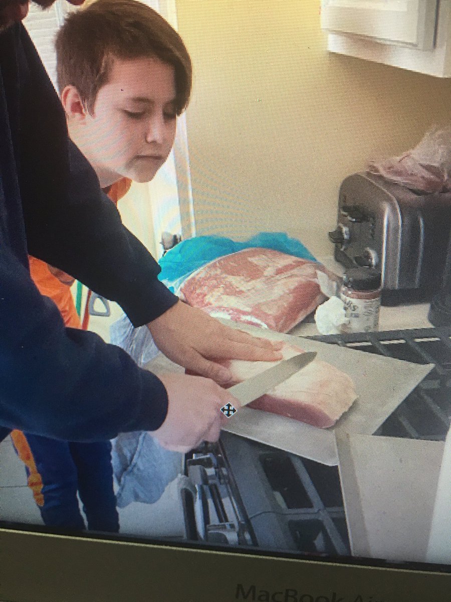 frabotta22's tweet photo. Awesome Jewish dishes made to wrap up our study of The Hebrews and Judaism! #studentchoiceboard #anyleftovers @AJHComets https://t.co/cJTdsyGJl6
