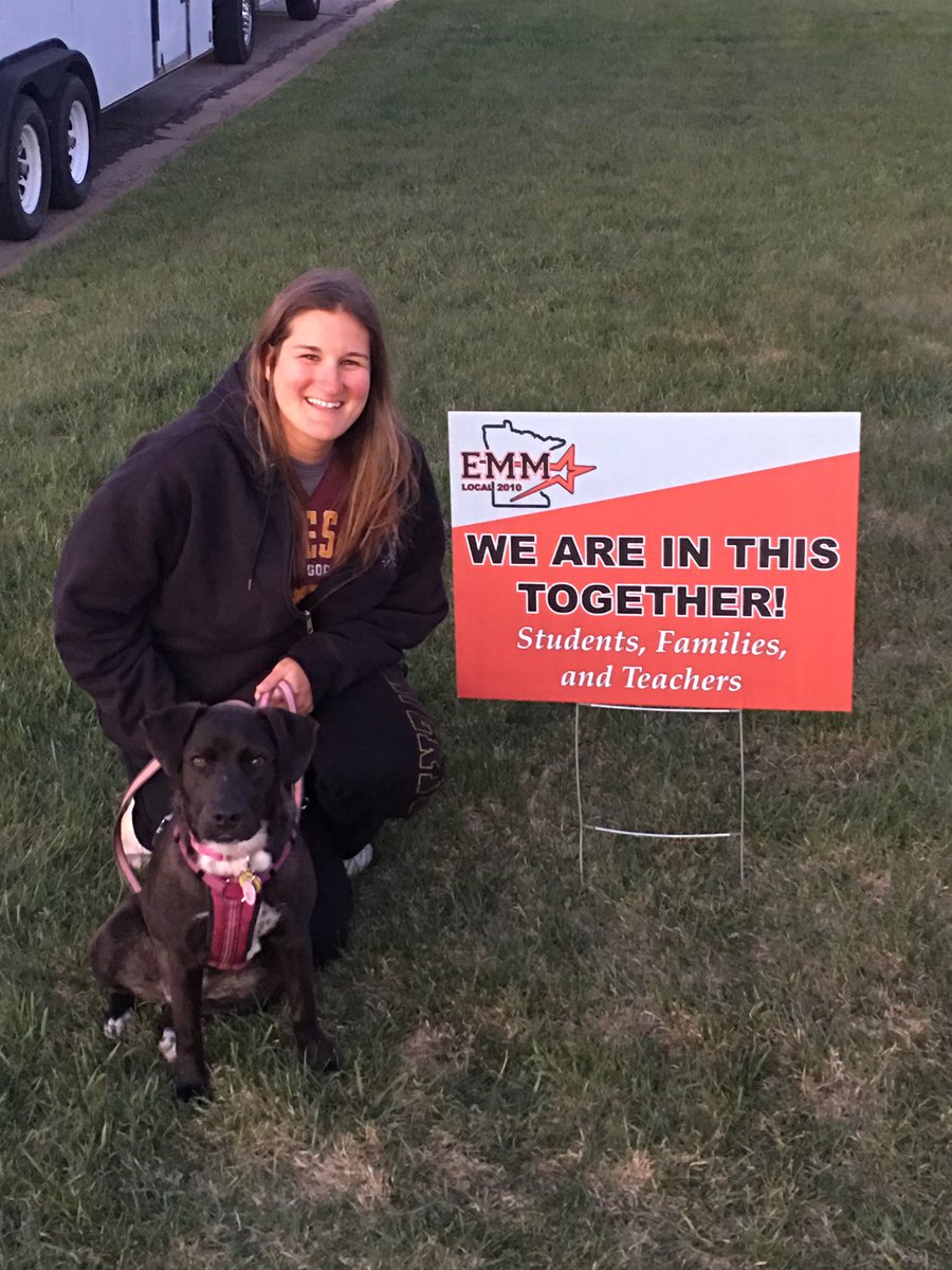 MsBoyer3's tweet photo. Spreading the message from my yard in Big Lake! Thanks @edmnmonti for the signs! #PWEMagic #MontiMagic https://t.co/ypp91Cnd0J