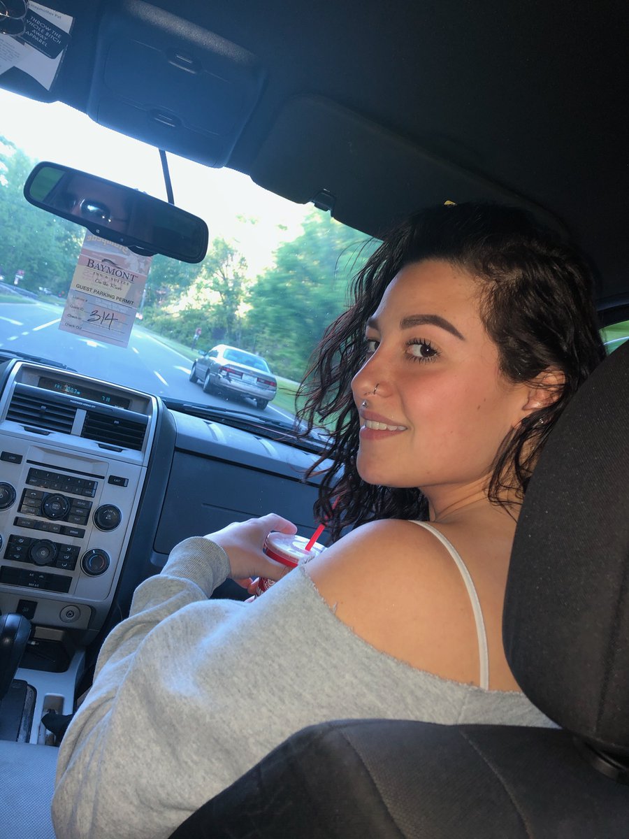 TaylorN02935478's tweet photo. Having a blast in Tennessee 🏞💜😍 https://t.co/HC8ZKIDHq0