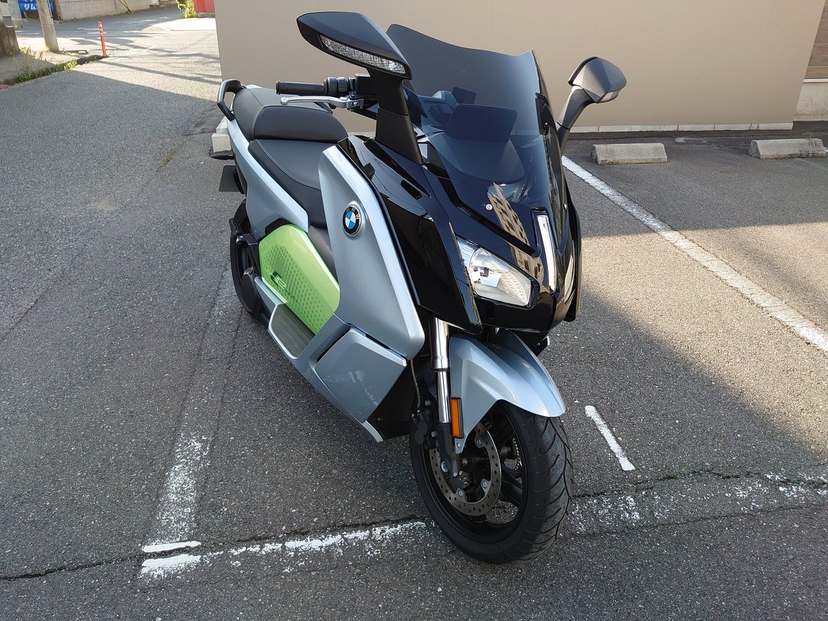 skapontan5351's tweet image. 部品交換中にBMWの電動バイクに試乗させてもらいました！
不思議な乗り味、最初違和感→癖になりそう？
#Cevolution #BMW #電動バイク
#BMWモトラッド