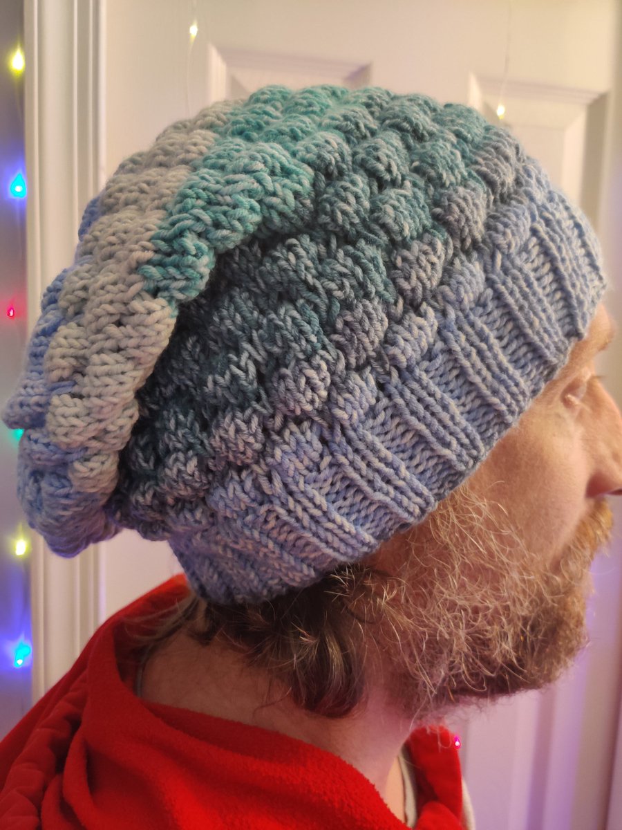 TLKKnitting's tweet photo. I finished knitting the Bubble Stitch hat for @TILADX https://t.co/AajkgEQwzc #knit #bubblestitch #hat #toque #lionbrandyarn #handmade https://t.co/cFsCUD9kbT