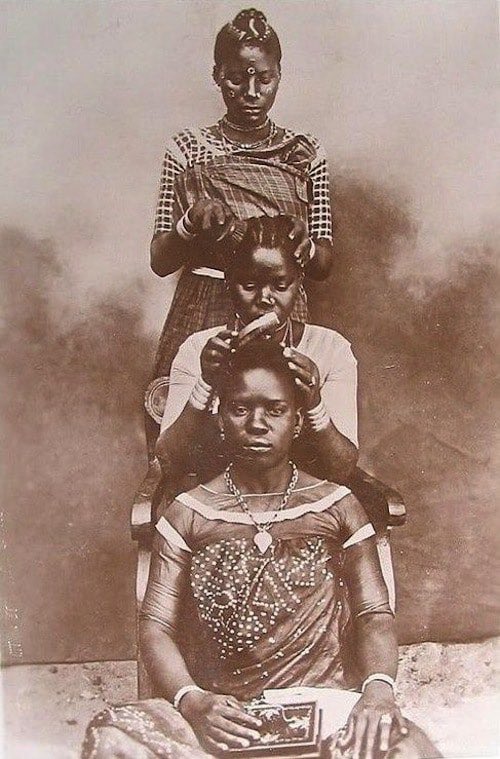 PinkCornrows's tweet image. We are a new majority femme, POC-led social impact, policy and equity team weaving formal and cultural strategies to solve problems. The path towards equity is a constant series of building up, tearing down and truth-telling. connect@pinkcornrows.com #WeaveTogether #PinkCornrows