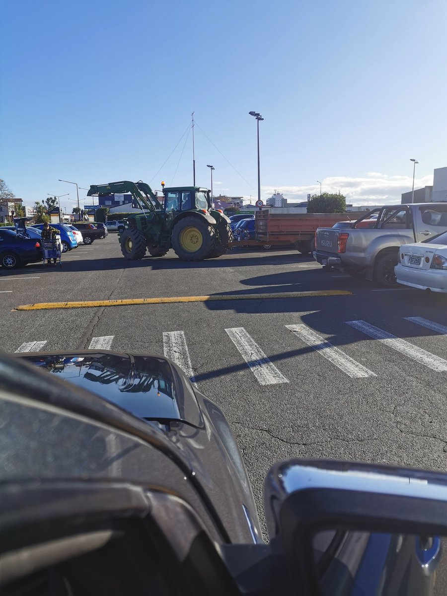 Deane Carson tweet media