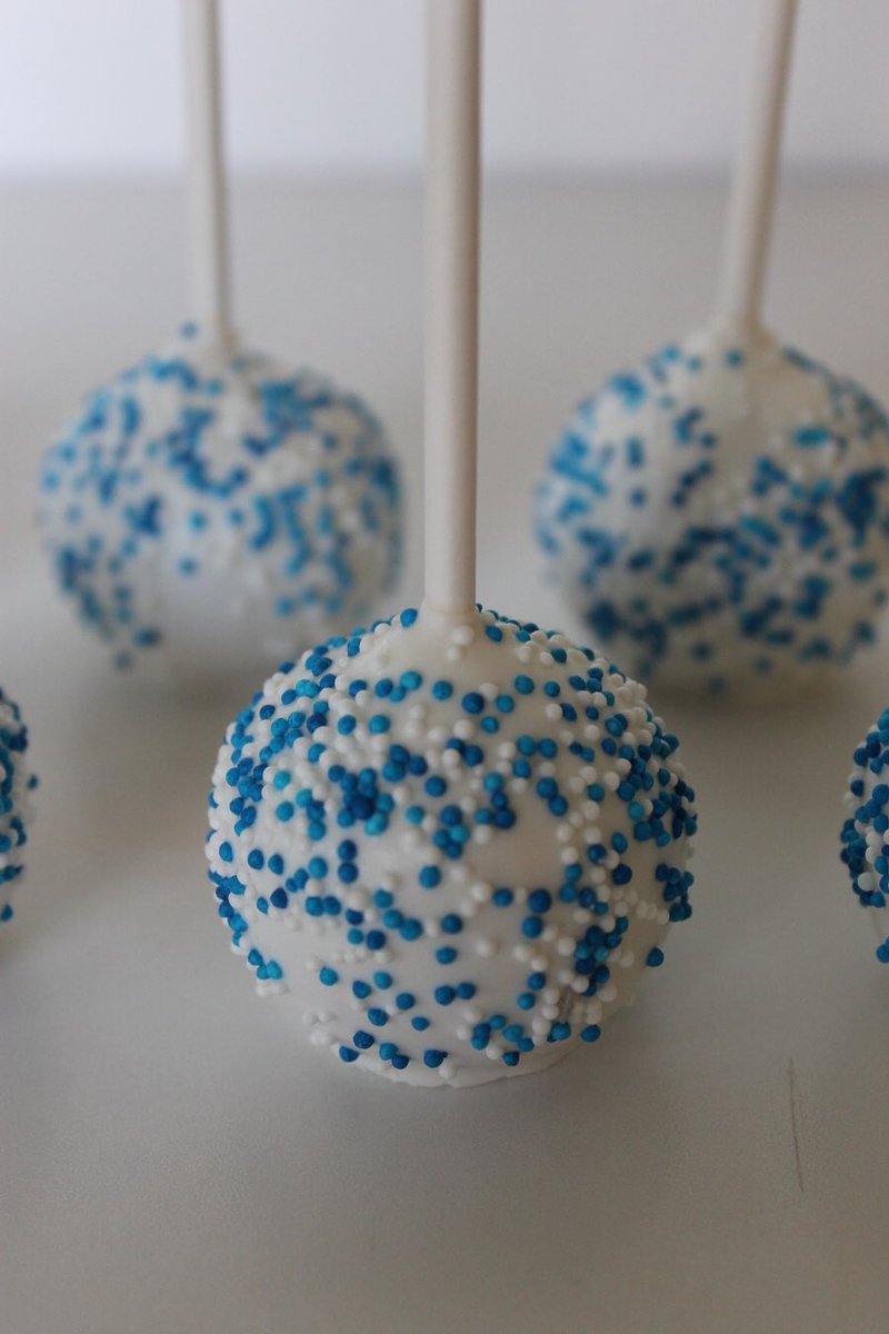 And because she inspired the whole thread, I’m wrapping up with  @jackiebarbosa’s Carnally Ever After as cake pops You’re welcome and goodnight.