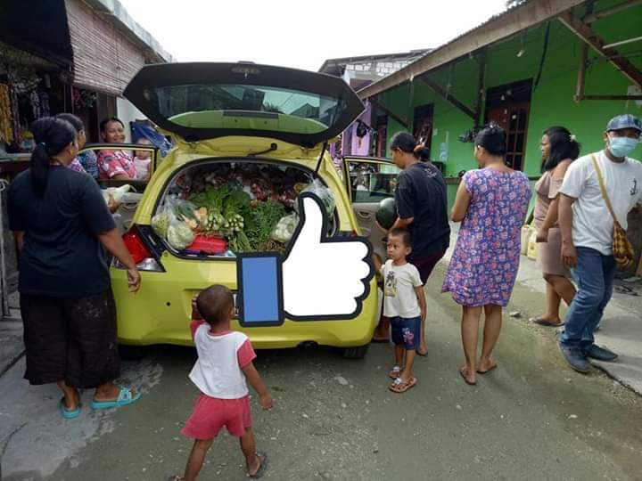 jayapuraupdate's tweet photo. Papua Keras sayang.. 
Fortuner,ford ranger n Hilux bisa jadi taxi..

Honda Brio buat jual sayur... 

Apa ko.. apa ko.. ?? 🤣🤣🤣 https://t.co/FHq6FWKh7j