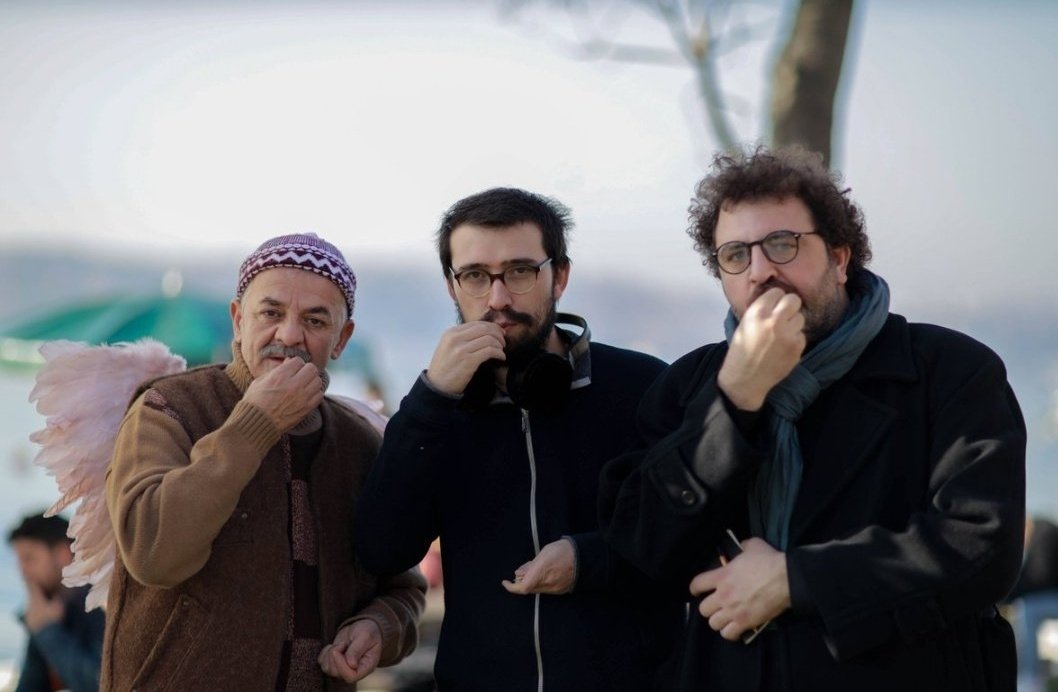 Böyle izliyorum 
#TrumpYksyiErtele