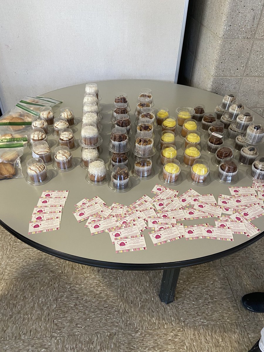 Ms Tittle's Cupcakes tweet media