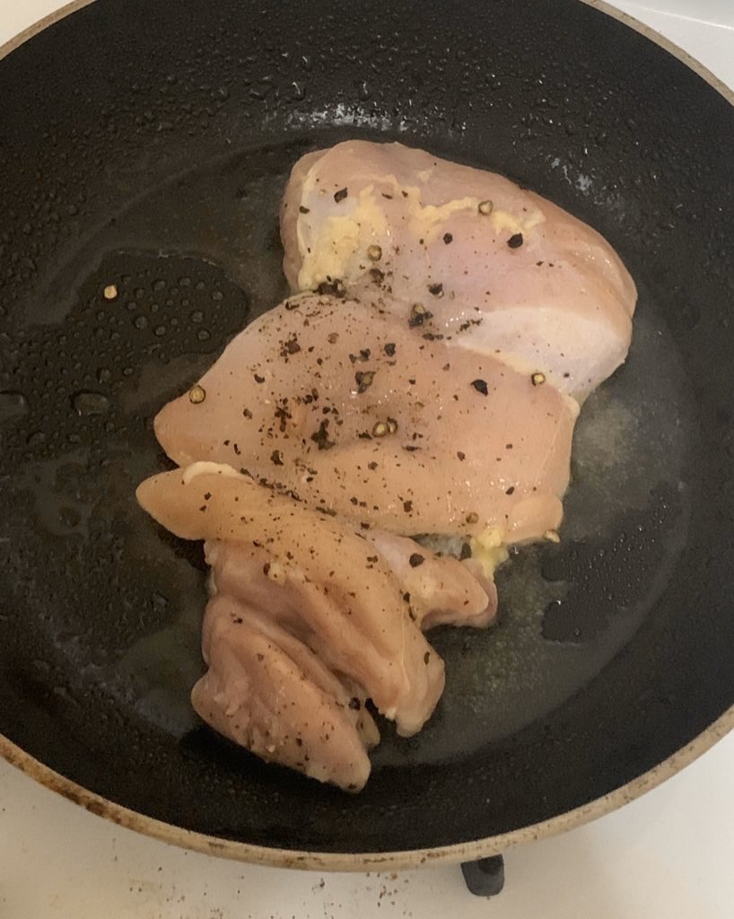 OOKOOKOOK00K's tweet photo. Fuck it. Nate tidal chicken for dinner https://t.co/y0wjTU75Qf