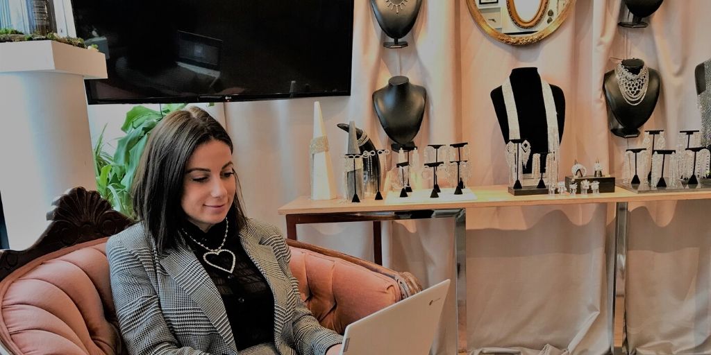 In just a few hours, already 230 web developers have agreed to build just over 2,300 <a href="/Shopify/">Shopify</a> stores for #Toronto small businesses and artists. Toronto you're amazing. digitalmainstreet.ca/shophere/