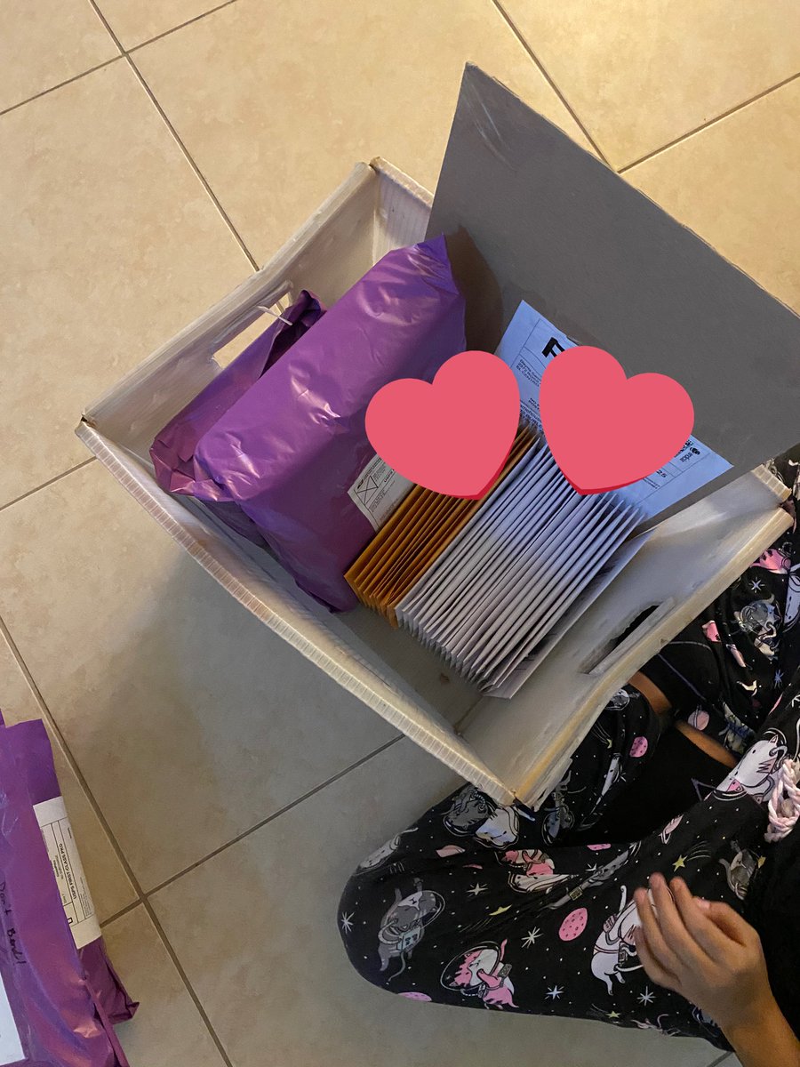 CUREmars's tweet photo. #marsshipped okay these are being picked up tomorrow all of what is left for japan 6 and some last min paid Seoul merch and some map to answer if your tracking is on the Masterlist https://t.co/soe2ErHMjm