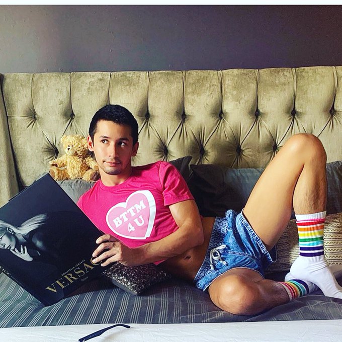 I would bottom 4 U even if I break in 2 ??????? #gayporstar  #twink #bottom #bottomboy #marekrichard