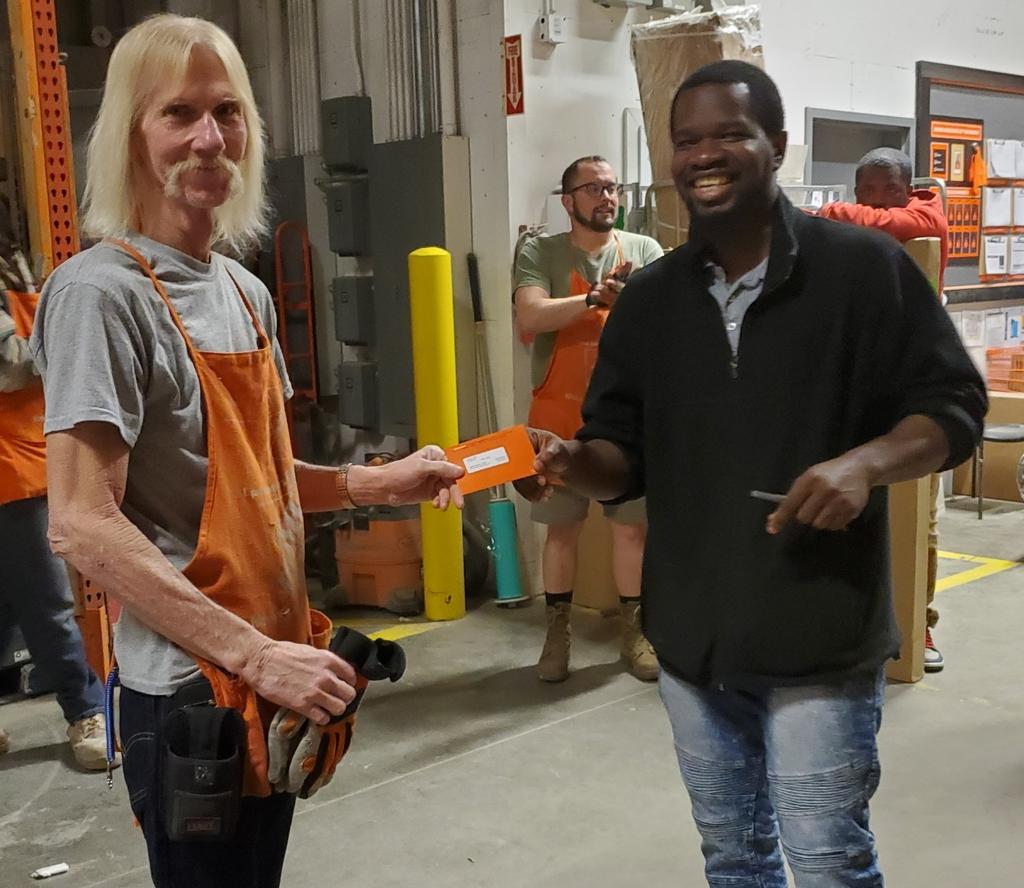 Recognizing couple Rockstars on my Freight Team Donald and JD for reaching Gold with Home Awards, giving great Customer Service, And delivering consistent results.. Thank you guys for all you do. 
#Extreme3006