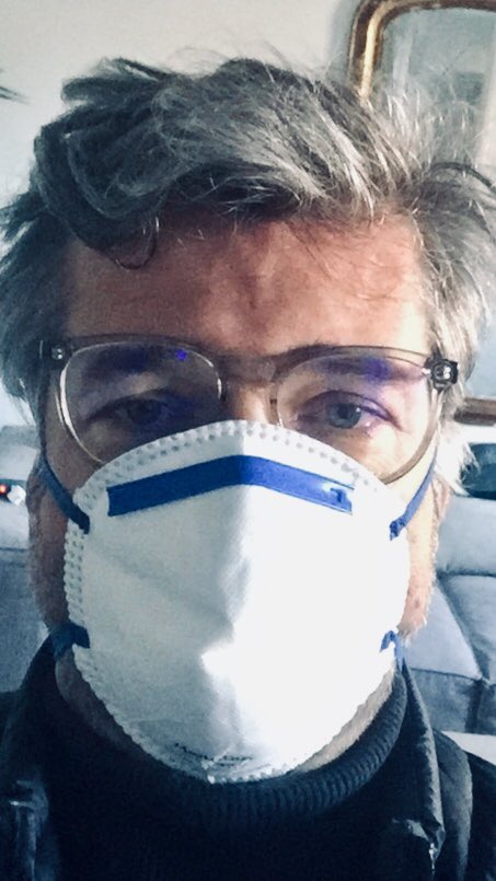 #deconfinementjour
Quand je mets mon masque, je me protège, je vous protège alors faisons le tous ! Partagez une photo de vous masqué avec le #JamaisSansMonMasque 😷